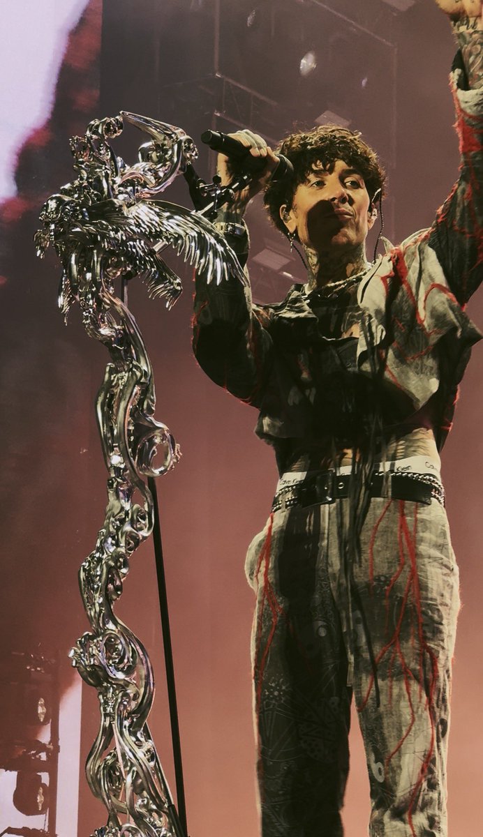 NexGen_Ell's tweet image. I took some nice photos of oli at reading festival 👉🏻👈🏻