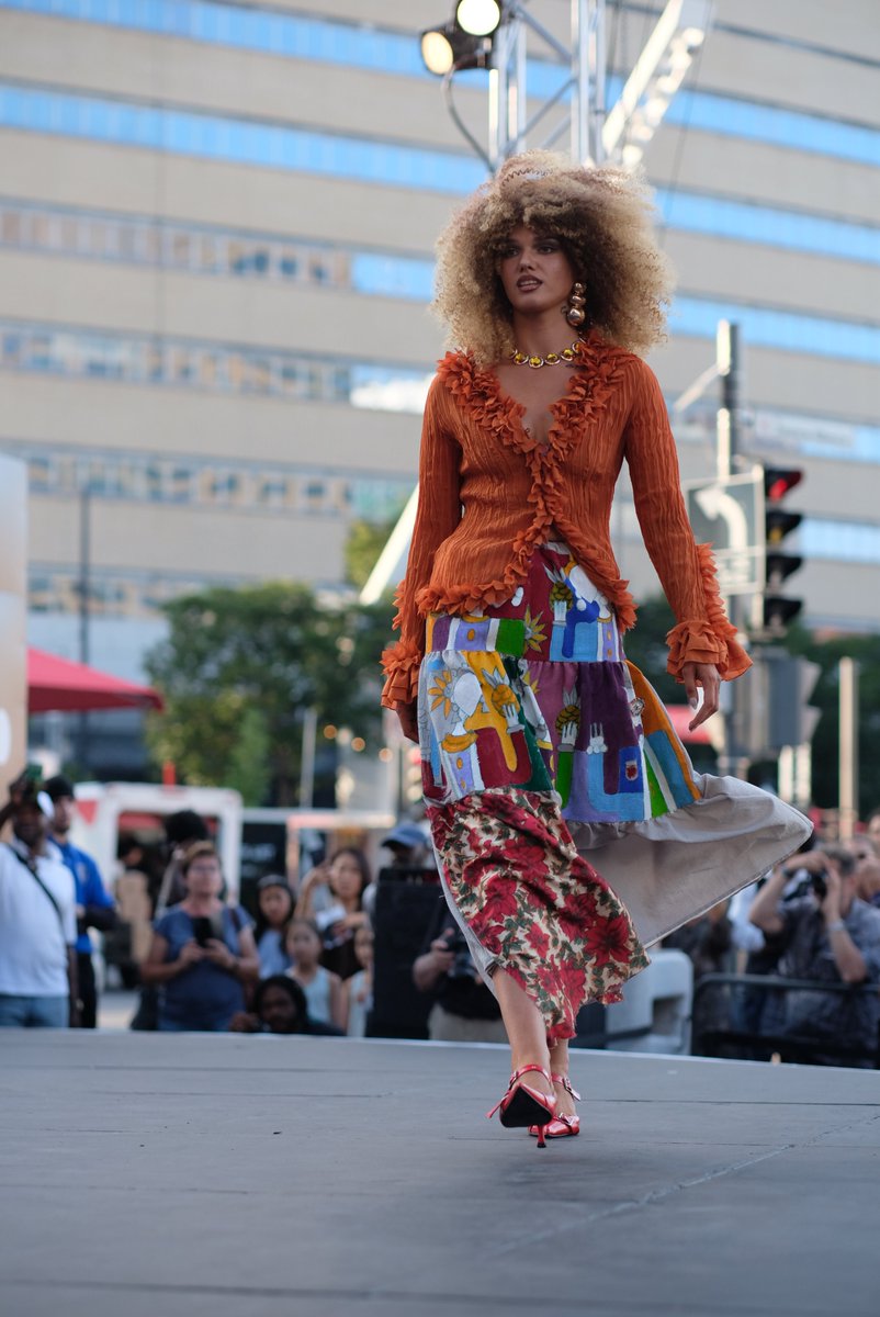 DLVisionMode's tweet photo. Lors du @madfestivaloff, Melissa Wright Katongola a présenté A Tribute to Madness. Collection assez impressionnante, bravo ! #Fashion #MadFest2025 #Montreal #DLVisionMode https://t.co/KjHl8cTBGG