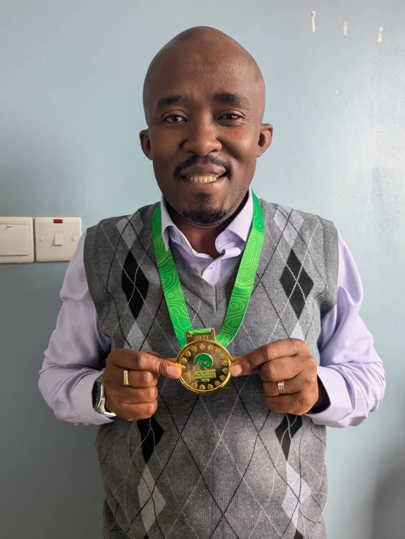 capitalonegrp's tweet photo. Our boss @mwirigipaul just ran a full marathon in Kasese- 42 km, can you believe it?! Meanwhile, the rest of us are getting winded just walking up the stairs to the office like it's Mount Everest. 

We see you, Paul- peak human😁 https://t.co/S1oOgPgH5j
