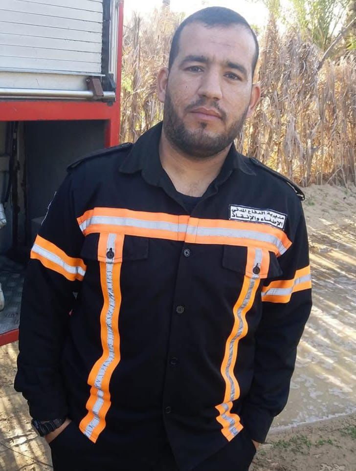 QudsNen's tweet photo. Imad Abdel Hakim Al-Shaer, a crew member of the Gaza Civil Defense and a father of three children, was killed this morning and seven other fellow first responders were injured while trying to rescue the wounded and recover the victims following the initial Israeli strike on Nasser Medical Complex.
