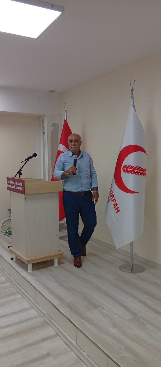 Ya İslam'la yükselir.
Ya inkarla çürürsün.
Bu yol mezarda bitmiyor.
Gittiğinde görürsün.