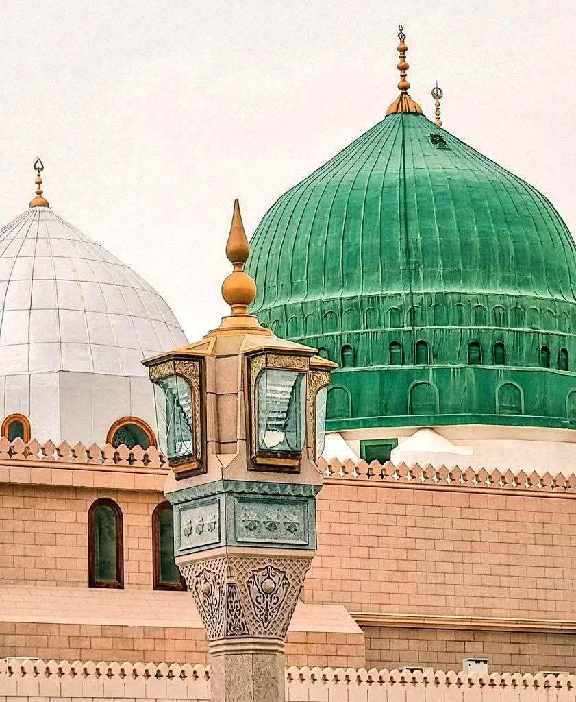 EmadAlDesouki's tweet photo. كُلُّ خَيْرٍ نَحْيَا فِيهِ بِسَيِّدِنَا النَّبِيِّ ﷺ،
وكُلُّ فَضْلٍ وَنِعْمَةٍ بِسَيِّدِنَا النَّبِيِّ ﷺ.
واللهِ مَا لَنَا غَيْرُهُ، وَكُلُّنَا مِنْ خَيْرِهِ ﷺ.
اِفْرَحُوا بِسَيِّدِنَا رَسُولِ اللهِ ﷺ. https://t.co/cESYhviwDm