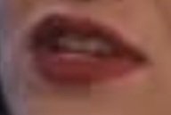 Па да му еßем матер од кога тоа дрољетини како Собарицава си земаат за право да ги коментираат АРИСТОКРАТСКИТЕ прстиња на Марга бе, наместо да иде по куќи по народ, локални се ближат, упс! никој не ја прима у куќа бреее ова сељанкава покондурена УЧК пратеничка 💅😜🐷