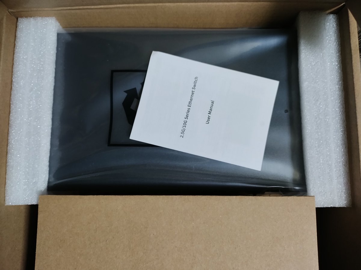 海外から怪しげな荷物が届いた。