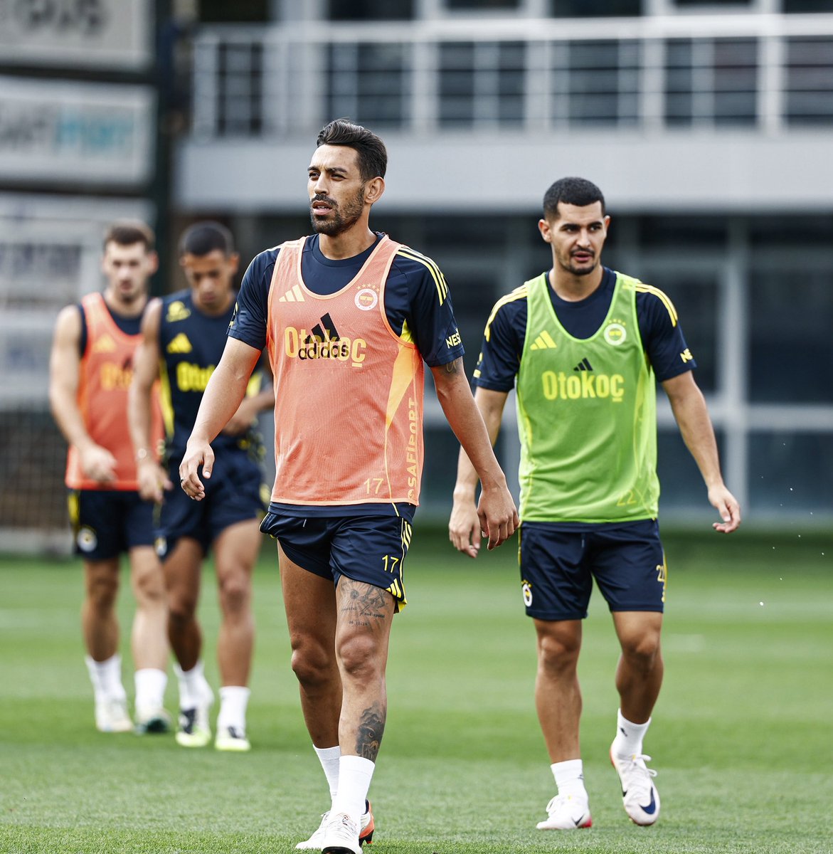 Fenerbahce's tweet photo. 📸 UEFA Şampiyonlar Ligi Play-off Turu rövanşında Benfica ile oynayacağımız karşılaşmanın hazırlıklarına başladık. https://t.co/SJJ8TSd7Ii