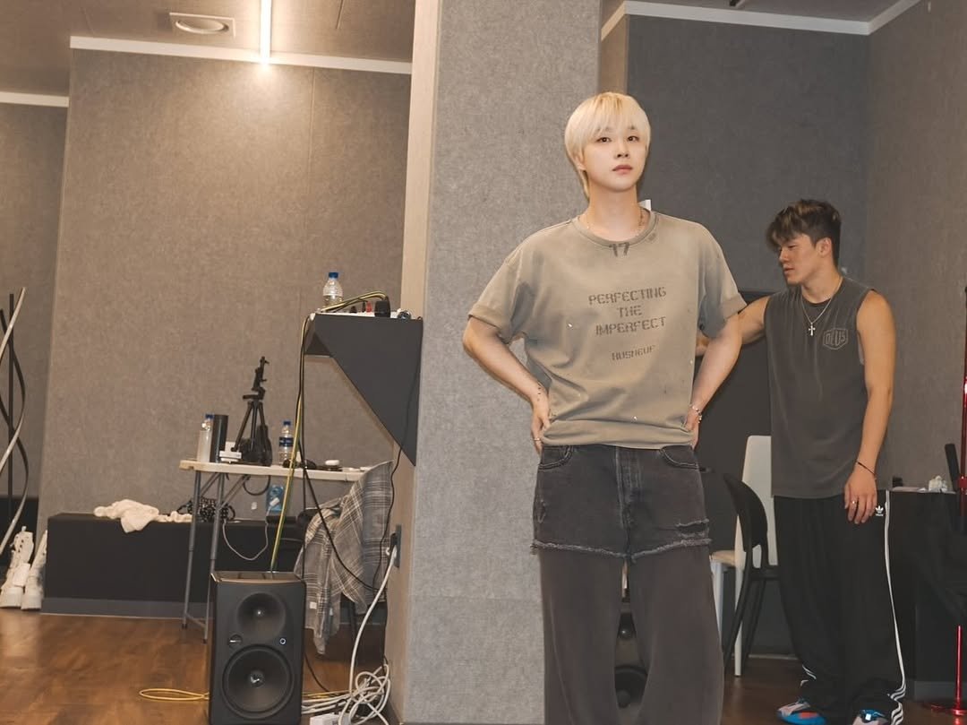 doyijinaren's tweet photo. [25.08.25] JINHWAN IG Update (2) ❤️❤️

“getting ready for my solo tour

get ready!!??🩷💚❤️🖤”

https://t.co/JwbvlLQGsP

#JAY #JINHWAN #진환 #김진환 
#ジナン #아이콘 #HWANSTAGRAM 
@iKONIC_143 @iKON_gnani_____ https://t.co/Vjg1nC26uR
