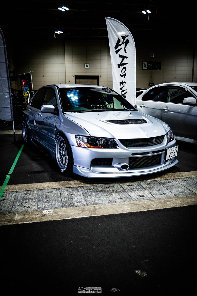 #格好良い三菱ランサーの画像を無言で貼る

俺の車が一番カッコイイ。

カメラマンが分かってるよね
流石です。腕のおかげでよりカッコイイ