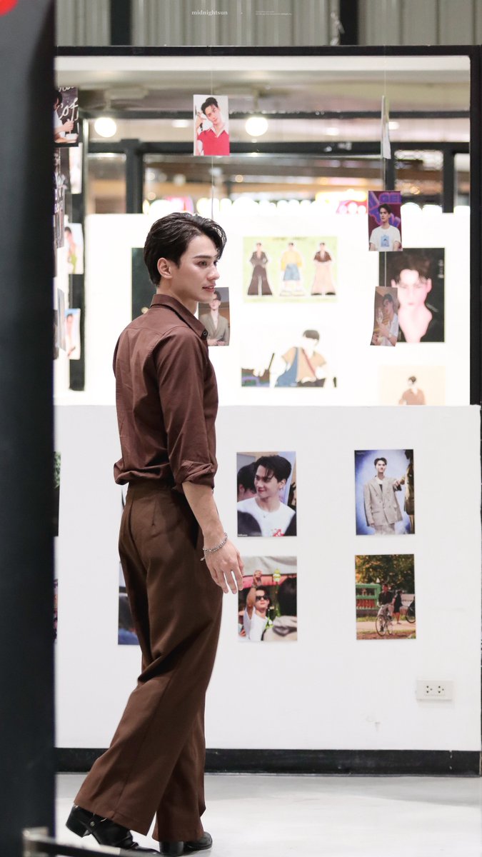 𝐦𝐢𝐝𝐧𝐢𝐠𝐡𝐭𝐬𝐮𝐧. (@midnightsunq) on Twitter photo 🌻 ‘ ขอให้เป็นที่รักของทุกคน เติบโตไปอย่างดีและสวยงาม ถูกล้อมไปด้วยความรักและความหวังดีจาก ทุก ๆ คนที่ได้พบเจอ
ขอบคุณที่เข้ามาเป็นของขวัญให้กัน
ยินดีที่ได้รู้จัก ดีใจที่ได้รักเสมอ 🤍
KENG OF A MILLION HEARTS
#1MHeartsForKengHarit ‘ <a href="/harit_keng/">Harit_keng (DuckMan 🦆)</a> 🌻 ‘ ขอให้เป็นที่รักของทุกคน เติบโตไปอย่างดีและสวยงาม ถูกล้อมไปด้วยความรักและความหวังดีจาก ทุก ๆ คนที่ได้พบเจอ
ขอบคุณที่เข้ามาเป็นของขวัญให้กัน
ยินดีที่ได้รู้จัก ดีใจที่ได้รักเสมอ 🤍
KENG OF A MILLION HEARTS
#1MHeartsForKengHarit ‘ <a href="/harit_keng/">Harit_keng (DuckMan 🦆)</a>