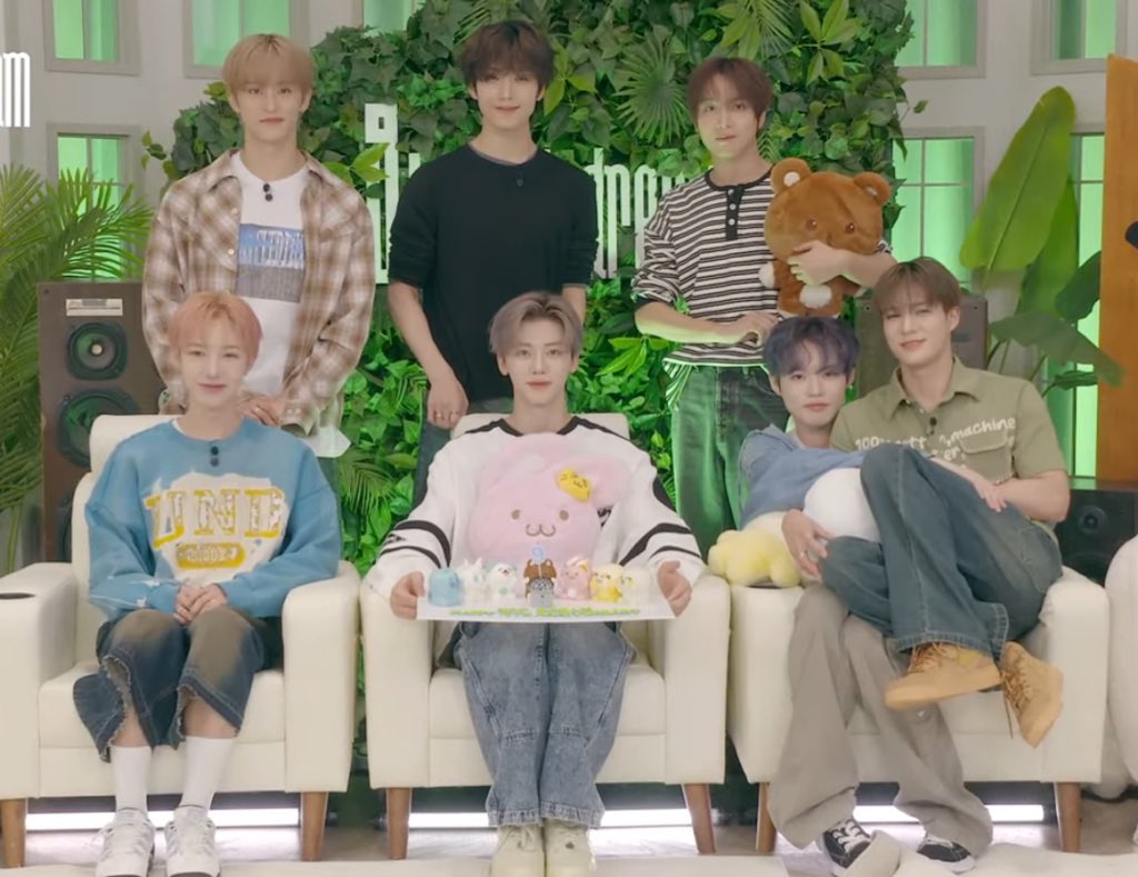 9yo 7dream family photo🥹