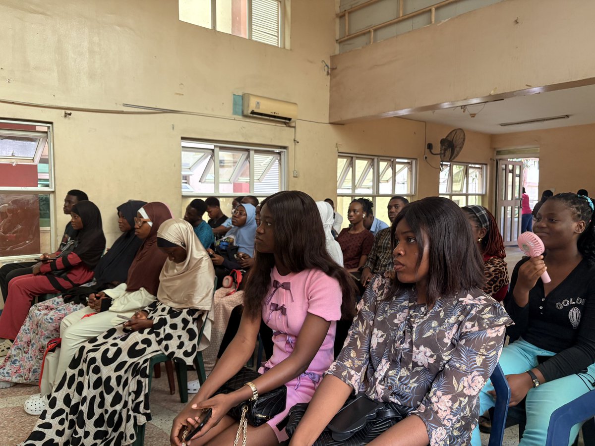 LasucomTechClub's tweet image. 🚀 The 1st LASUCOM Tech Club Onboarding Session (23rd Aug 2025) was a blast! 🎉
🔥 Inspiring talks from Fadeyi Abiola &amp;amp; Nelson Onuoha on hackathons + healthcare.
🙌 Special appearance by 18th LASUMSA President, Mayowa Shekoni.
🤝 Welcome to our newly onboarded members!