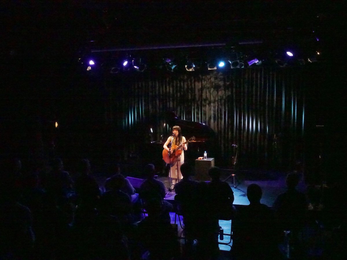 昨日の横浜ミントホールさんでのライブにお越しくださった皆様ありがとうございました。

ポンズさんとはもう3回目の共演！優衣さんとは１つ違いなのに活動歴16年くらいだと聞いて、私の10年はまだまだだなぁと感慨深くなってしまった。
お2組とも素晴らしかったです✨ご一緒してくれてありがとう✨