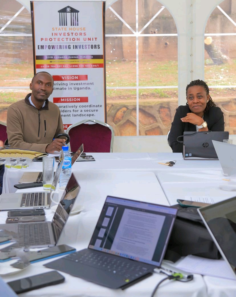 Matia (@sharomats) on Twitter photo Hands-on <a href="/ShieldInvestors/">State House Investors Protection Unit</a> in collaboration with <a href="/NITAUganda1/">NITA-Uganda</a> & <a href="/STIsecretariat/">Science, Technology and Innovation Secretariat🇺🇬</a> for the necessary ground work to the expected USD 200 millions investment in digital transformation, by October 2025.
This follows a recently concluded guided visit by US & Indian investors to Uganda. Hands-on <a href="/ShieldInvestors/">State House Investors Protection Unit</a> in collaboration with <a href="/NITAUganda1/">NITA-Uganda</a> & <a href="/STIsecretariat/">Science, Technology and Innovation Secretariat🇺🇬</a> for the necessary ground work to the expected USD 200 millions investment in digital transformation, by October 2025.
This follows a recently concluded guided visit by US & Indian investors to Uganda.