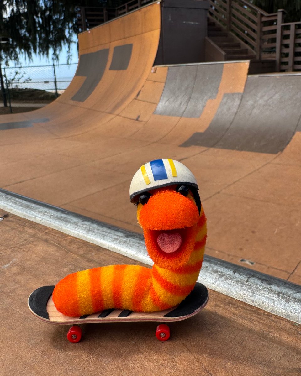 It's a Slimey Summer. 💛🧡 #SesameRoadTrip