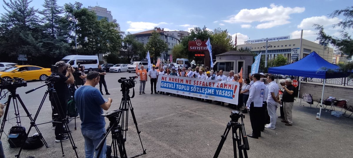 EMEKÇİDEN KAÇTINIZ, SORUMLULUKTAN KAÇAMAYACAKSINIZ!

ASİM-SEN, KESK, BASK ve HAK-SEN konfederasyonlarıyla nöbet eyleminin üçüncü gününde Sayıştay önündeydi.

Basın ve emekçilerin yoğun ilgi gösterdiği bugün ki eylemde Hakem Heyetine katılan sözde sendikacılar toplantı sonrasında