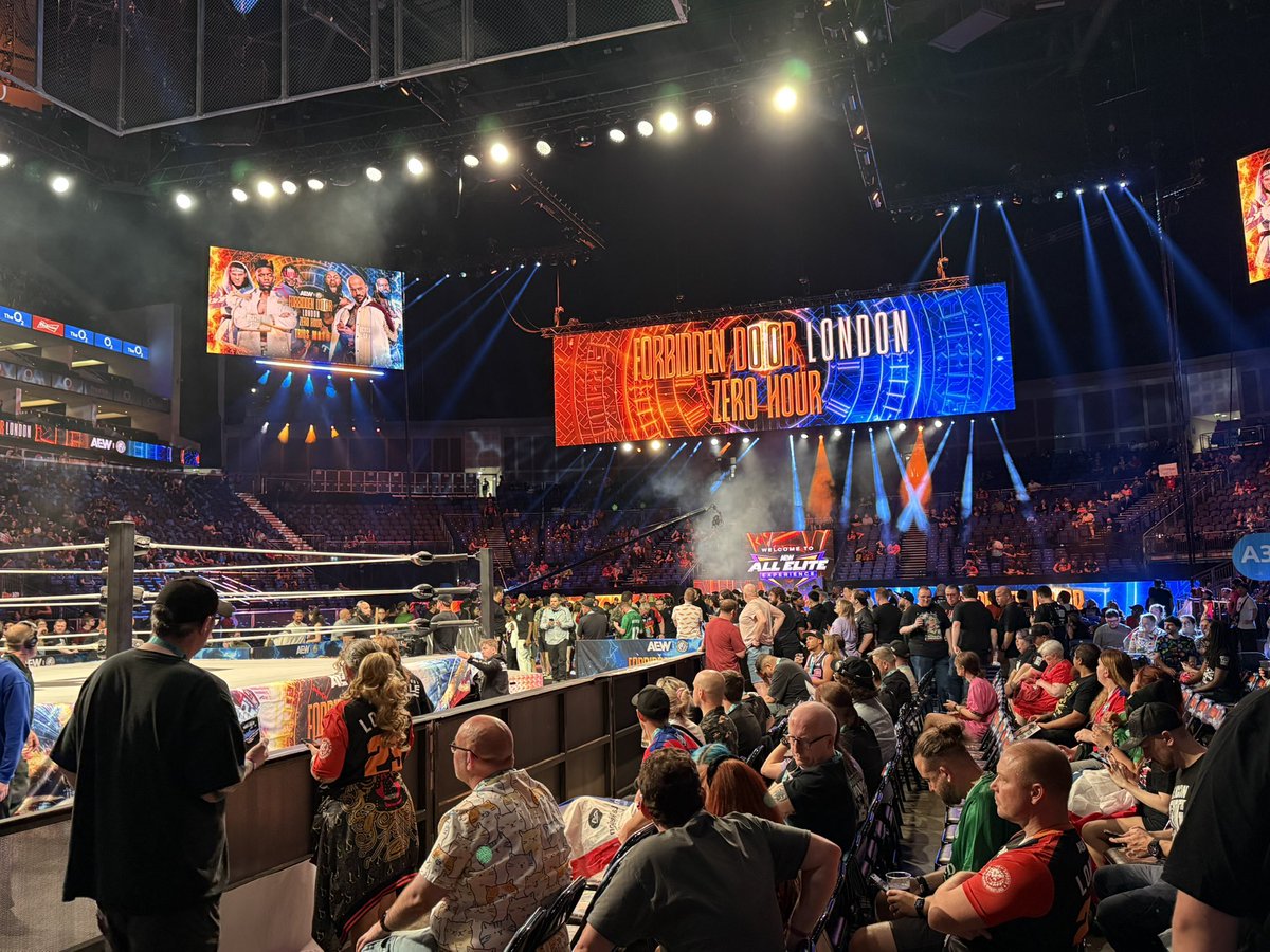 Had the most amazing time on my solo trip to London. Meet some amazing people, and made friends for life. At #AEWForbiddenDoor. Looking forward to Dynamite in Manchester in December A E Dub!! A E Dub!!