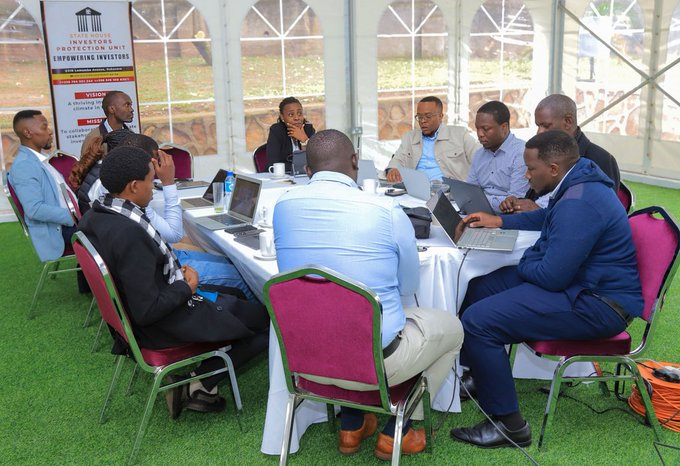 Stephen Christian Kaheru (@kugonzakaheru) on Twitter photo A meeting of technical teams of <a href="/NITAUganda1/">NITA-Uganda</a> and <a href="/STIsecretariat/">Science, Technology and Innovation Secretariat🇺🇬</a> which <a href="/ShieldInvestors/">State House Investors Protection Unit</a> led by <a href="/edthnaka/">Col Edith Nakalema</a> coordinated to expedite preparations for a USD $200 million Digital Innovation City in Uganda proposed by a group of Indian-US investors. #EmpoweringInvestors A meeting of technical teams of <a href="/NITAUganda1/">NITA-Uganda</a> and <a href="/STIsecretariat/">Science, Technology and Innovation Secretariat🇺🇬</a> which <a href="/ShieldInvestors/">State House Investors Protection Unit</a> led by <a href="/edthnaka/">Col Edith Nakalema</a> coordinated to expedite preparations for a USD $200 million Digital Innovation City in Uganda proposed by a group of Indian-US investors. #EmpoweringInvestors