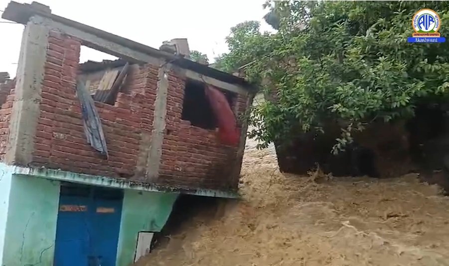 sudamakumar7662's tweet image. Kindly look into the issue concerning #71stBpsc Exam Date asap!
@BPSCOffice @NitishKumar @samrat4bjp @yadavtejashwi @RJDforIndia @Shikshasatygrah
Flash flood-like conditions prevail in several areas of Bihar!
 share.google/G27lipMoIf56a2…