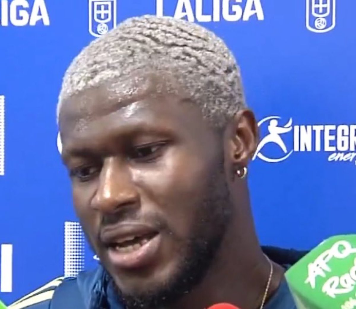 Sibo (joueur d'Oviedo) : "Au début, je pensais que Tchouaméni ne touchait pas le ballon.

Mais quand j'ai vu la vidéo plus tard… il a touché le ballon en premier et je n'ai rien dit. C'était propre. Pas de faute."
