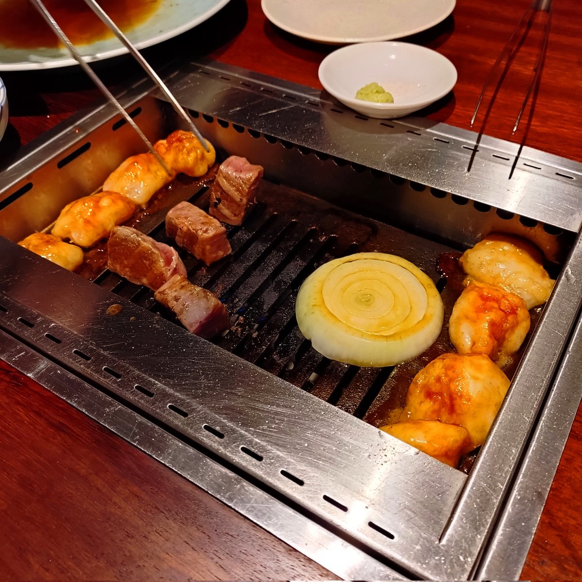 募集で連絡くれた方々と東京作業会でした。

みんなエグい実績を今もキープしていた。

ゴリゴリ非属人かと思いきや、超ハイレベルな実写いくつもやってたり、社会的意義あるCHからバックに繋げてたり。

お疲れ様でした！

かずやさん:@kojimaKazu96147
ゾンビさん:<a href="/D2oMc/">ゾンビ@YouTube🐼</a>
mocaさん:<a href="/whitemoca36/">moca☕️YouTube</a>