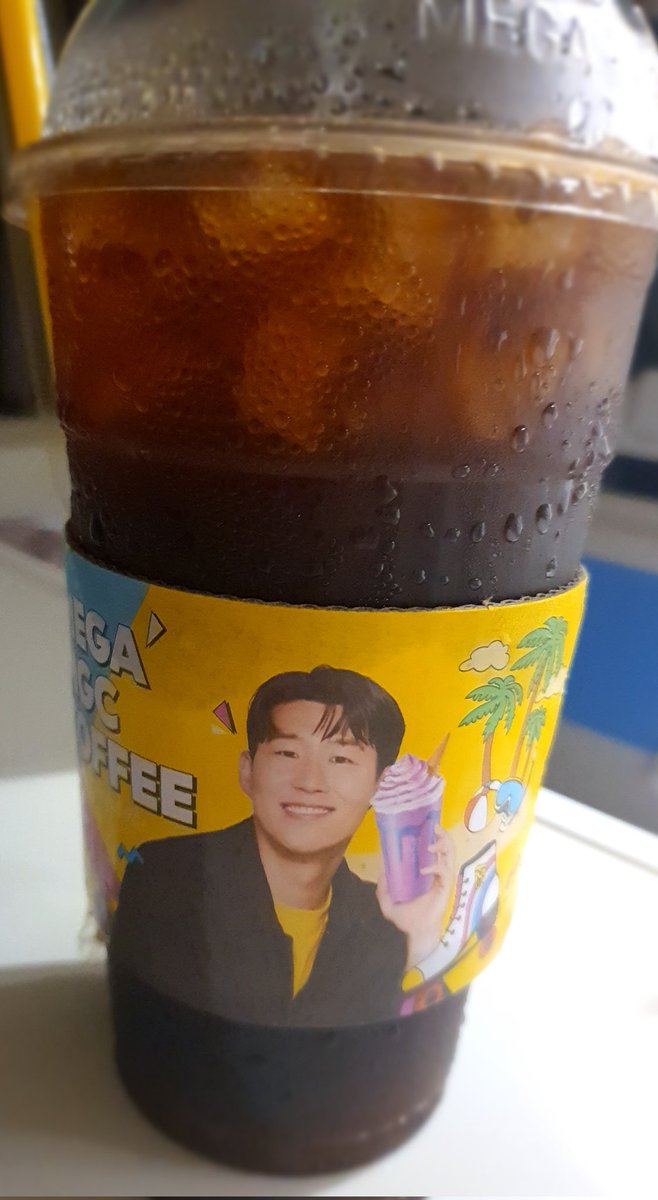병원 살이 4주차😷🫂

오늘도 열심히 살았네요٩(ˊᗜˋ*)و

게다긴 아아 당첨 되어서 방금전에 바꿔왔어요❕️♪(๑ᴖ◡ᴖ๑)♪
내일 아침에 빵이랑 같이 먹으려고요❗️♡( ૢ⁼̴̤̆ ꇴ ⁼̴̤̆ ૢ)~ෆ♡