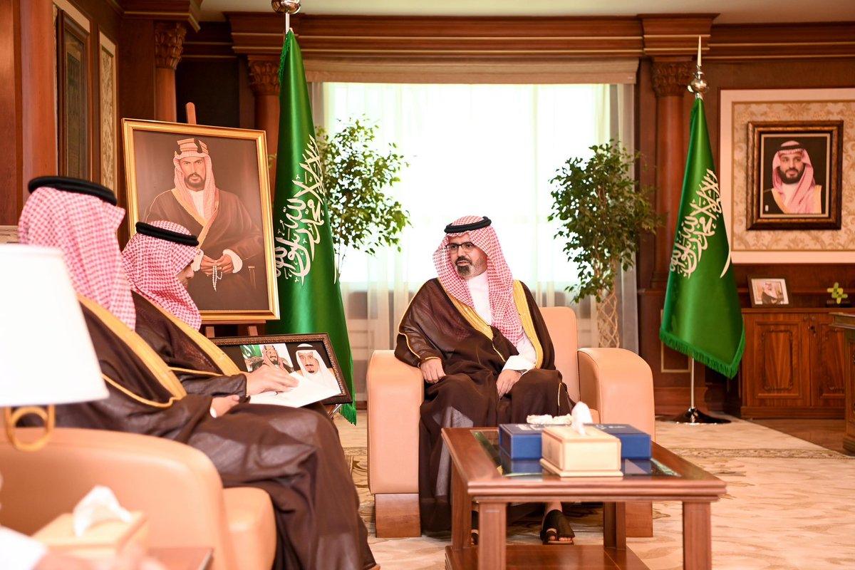 سمو نائب أمير منطقة جازان
#ناصر_بن_محمد
يطلع على مبادرات وبرامج غرفة جازان، وأبرز الأدلة الاقتصادية للغرفة.