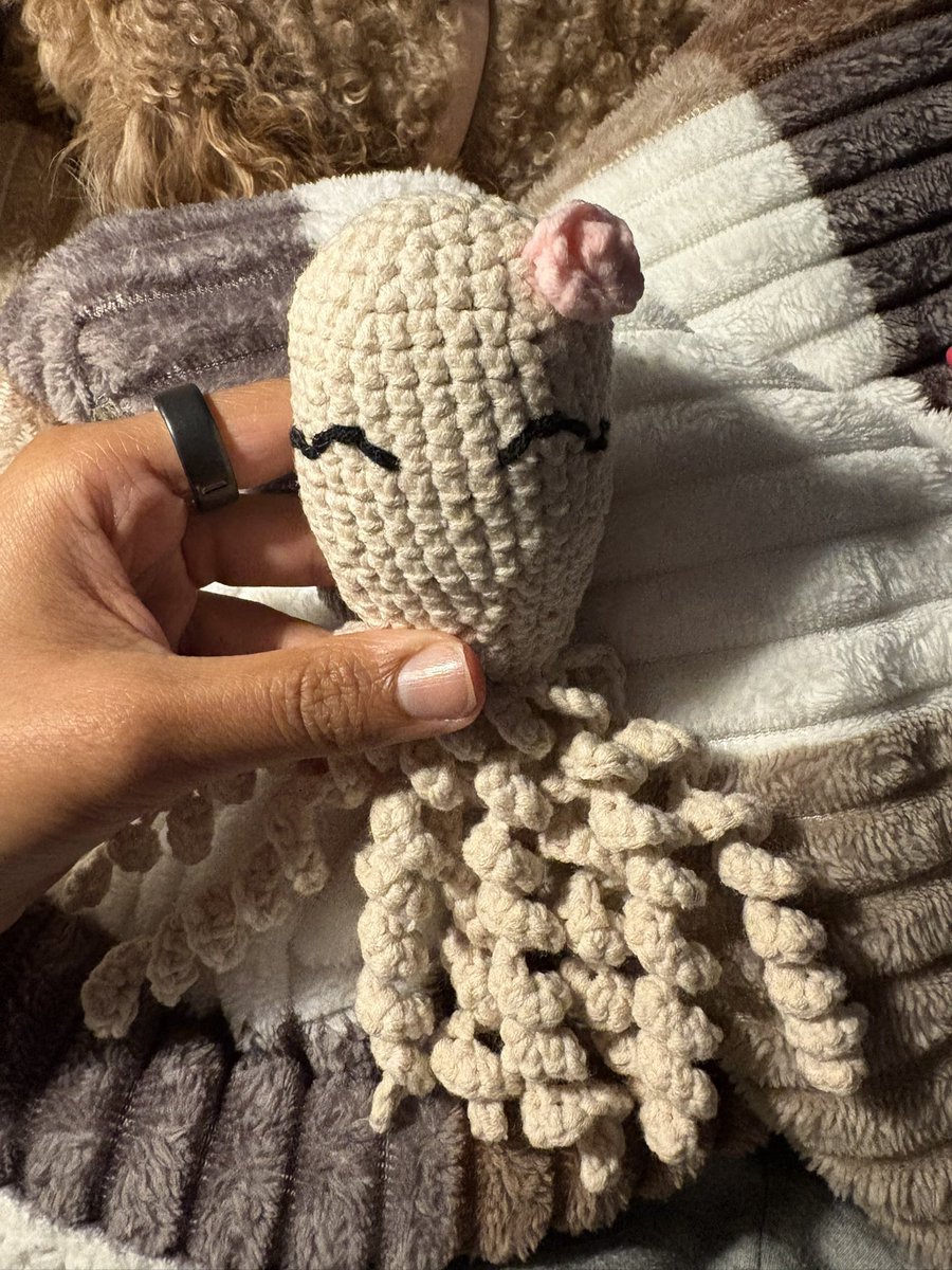 descorbores's tweet photo. I be crocheting and shit https://t.co/LclLKsqGlq