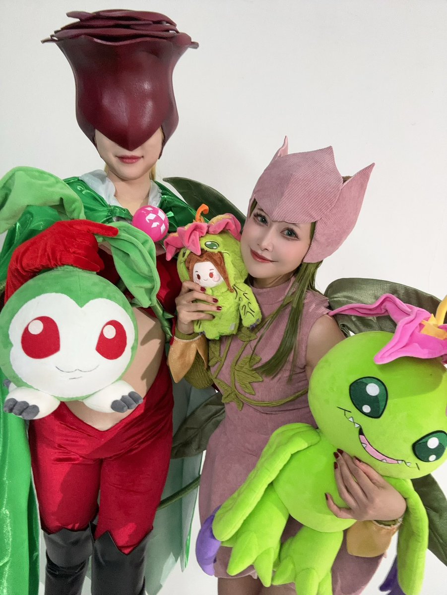 デジモン併せ
タネモン、パルモン、リリモン、ロゼモン
残念ながらトゲモンはいなかった🥺
リリモンのコスプレ難しかった