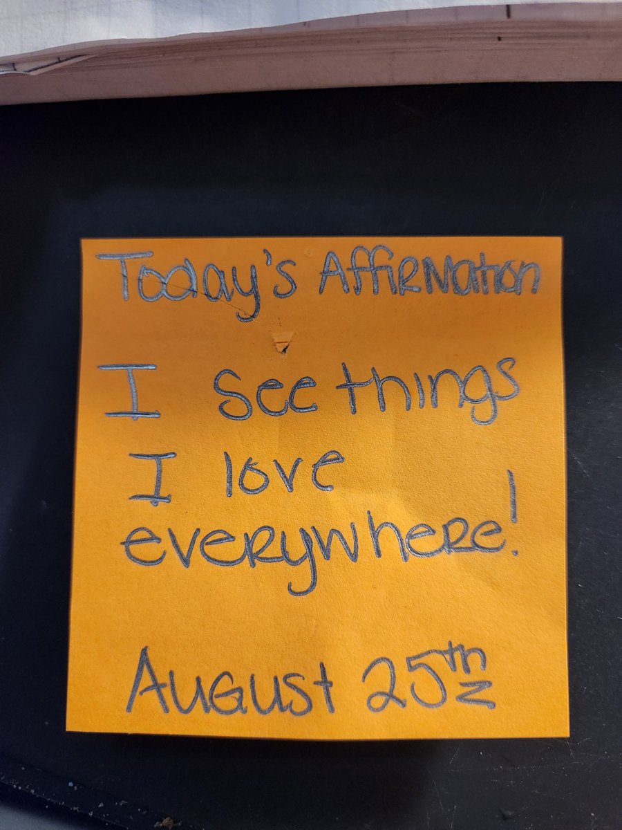 Jenn Montgomery (@thiscrazychaot1) on Twitter photo 