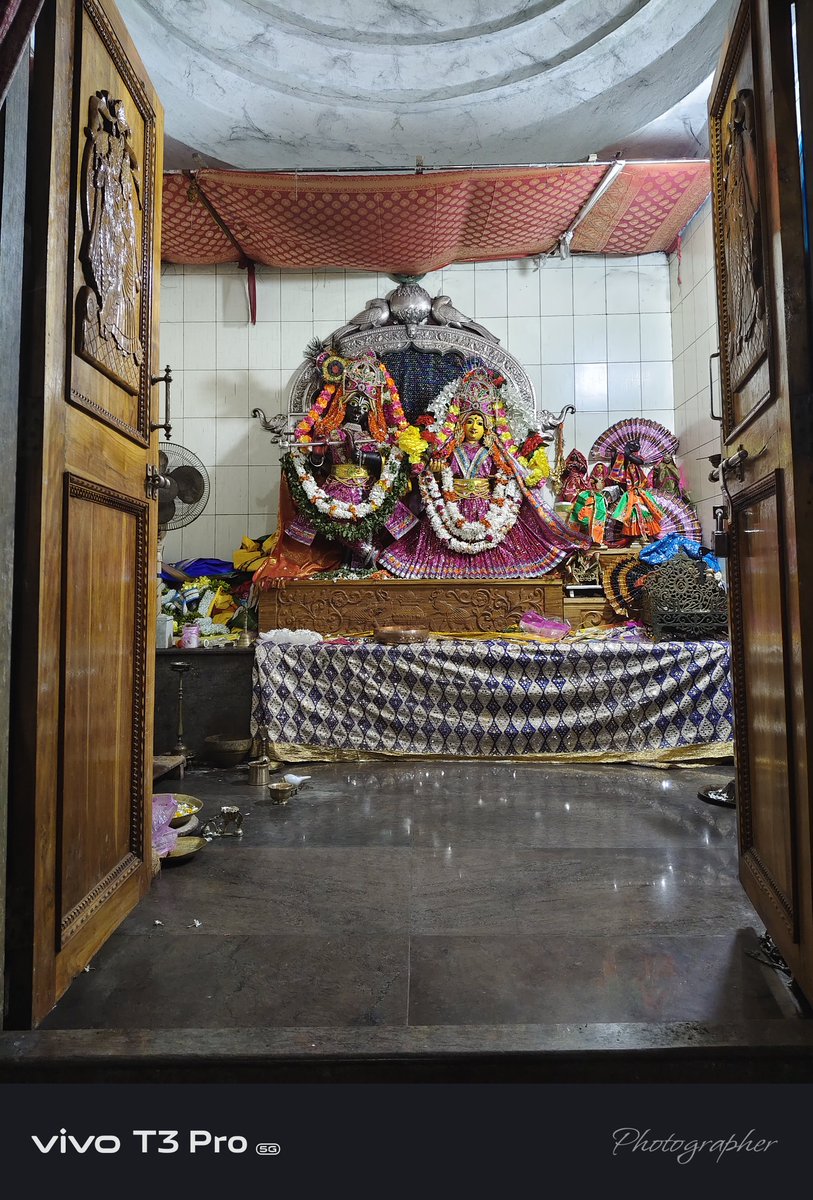 ଶ୍ରୀ ରାଧା ଗୋପିନାଥ ,ଲିହୁରୀ। ସରକାରଙ୍କୁ ଅନୁରୋଧ ଗାଁ ସହିତ ମନ୍ଦିର କୁ ଉନ୍ନତ କରନ୍ତୁ। ନଦୀ କୂଳ ଗାଁ କୁ ଲାଗିଲାଣି,ଲଗାଣ ବର୍ଷାରେ କେତେ ବେଳେ ମନ୍ଦିର ସହିତ ଗାଁ ମଧ୍ୟ ବୁଡିଯିବ।