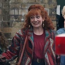 Primeras imágenes de Katherine Parkinson como Molly Weasley en la serie Harry Potter.