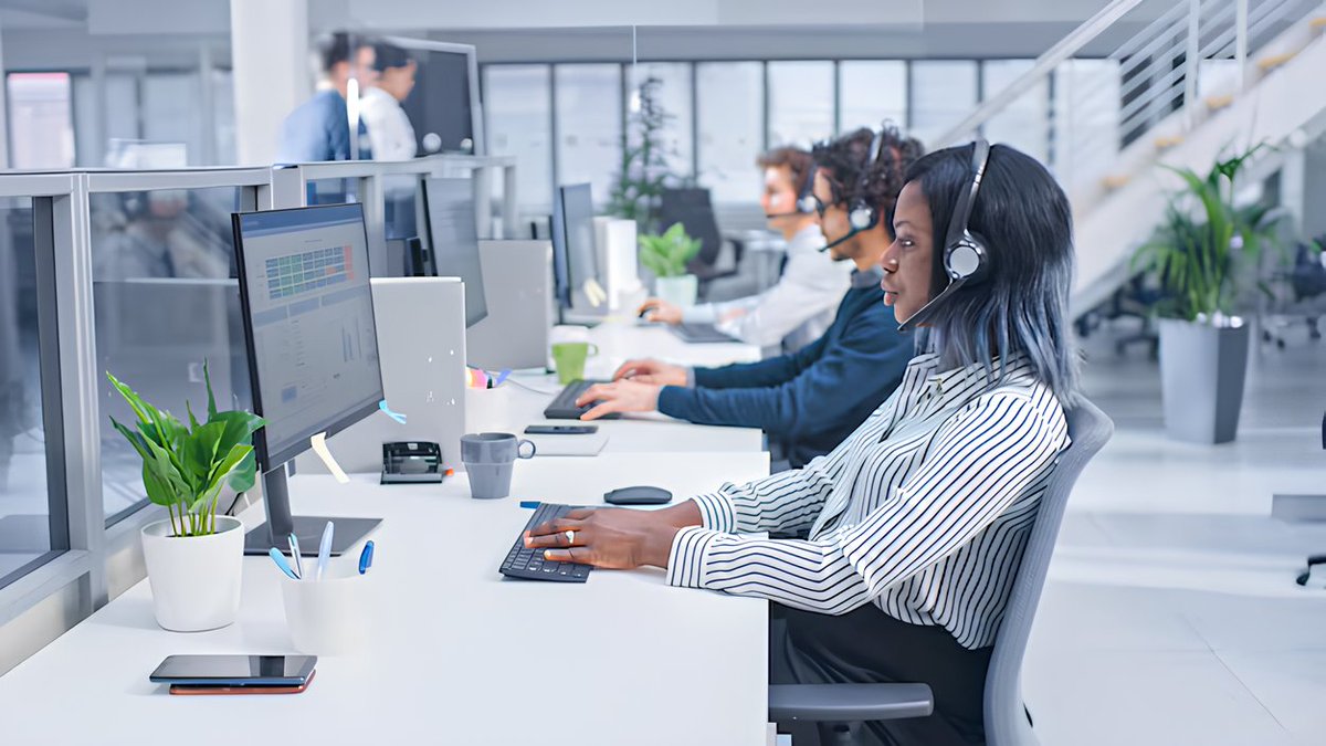 businessabc__'s tweet image. Still juggling spreadsheets for clients?
You could be losing time and sales.
What’s the secret behind small businesses scaling faster in 2025? Find out more businessabc.net/client-managem…
#ClientManagement #SmallBusinessTools #CRMSoftware #2025Trends #BusinessGrowth #BusinessSuccess