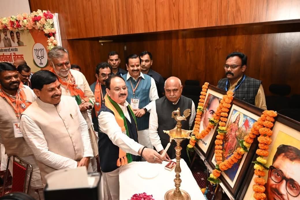Tushar S Dwivedi (@tushardwivedis) on Twitter photo मध्यप्रदेश आगमन पर भाजपा के माननीय राष्ट्रीय अध्यक्ष श्री <a href="/JPNadda/">Jagat Prakash Nadda</a> जी का हार्दिक स्वागत!
<a href="/DrMohanYadav51/">Dr Mohan Yadav</a> <a href="/Hkhandelwal1964/">Hemant Khandelwal</a> <a href="/HitanandSharma/">हितानंद Hitanand</a> <a href="/bjpdrmahendra/">Dr. Mahendra Singh</a> मध्यप्रदेश आगमन पर भाजपा के माननीय राष्ट्रीय अध्यक्ष श्री <a href="/JPNadda/">Jagat Prakash Nadda</a> जी का हार्दिक स्वागत!
<a href="/DrMohanYadav51/">Dr Mohan Yadav</a> <a href="/Hkhandelwal1964/">Hemant Khandelwal</a> <a href="/HitanandSharma/">हितानंद Hitanand</a> <a href="/bjpdrmahendra/">Dr. Mahendra Singh</a>