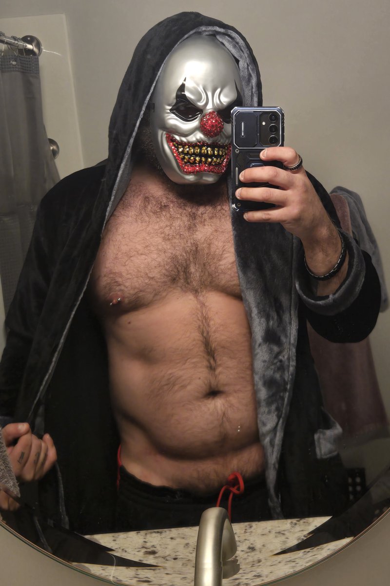 Do you like my new mask?

OF is still free!! 

🌟onlyfans.com/heavybigd🌟

#straightforgay #gayfun #gayforstraight #muscles #alpha #daddy #bear #gaytwitter #thirsttrap #biglegs #bulge #hung #fitness #bwc