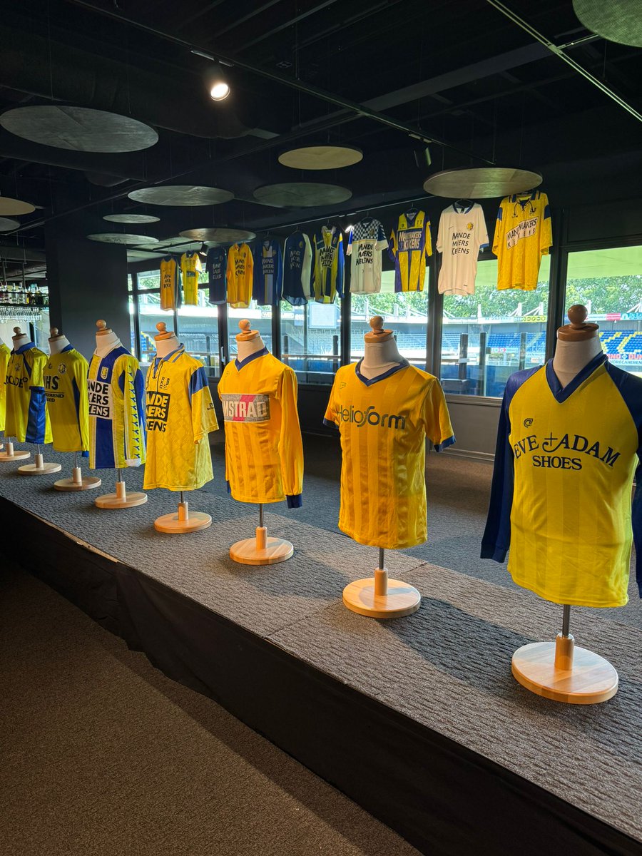 RKC Waalwijk (@rkcwaalwijk) on Twitter photo ๐ Vanavond is de opening van de expositie 85 x RKC Waalwijk ๐๐
๐๐ RKC Waalwijk-shirts, allemaal met een eigen verhaal
Maandag: 19.40 - 21.30u
Dinsdag: 08.30 - 19.40u
Woensdag: 08.30 - 19.40u
Gratis entree en te bereiken via de hoofdingang van het ๐ ๐ฎ๐ป๐ฑ๐ฒ๐บ๐ฎ๐ธ๐ฒ๐ฟ๐ ๐ Vanavond is de opening van de expositie 85 x RKC Waalwijk ๐๐
๐๐ RKC Waalwijk-shirts, allemaal met een eigen verhaal
Maandag: 19.40 - 21.30u
Dinsdag: 08.30 - 19.40u
Woensdag: 08.30 - 19.40u
Gratis entree en te bereiken via de hoofdingang van het ๐ ๐ฎ๐ป๐ฑ๐ฒ๐บ๐ฎ๐ธ๐ฒ๐ฟ๐