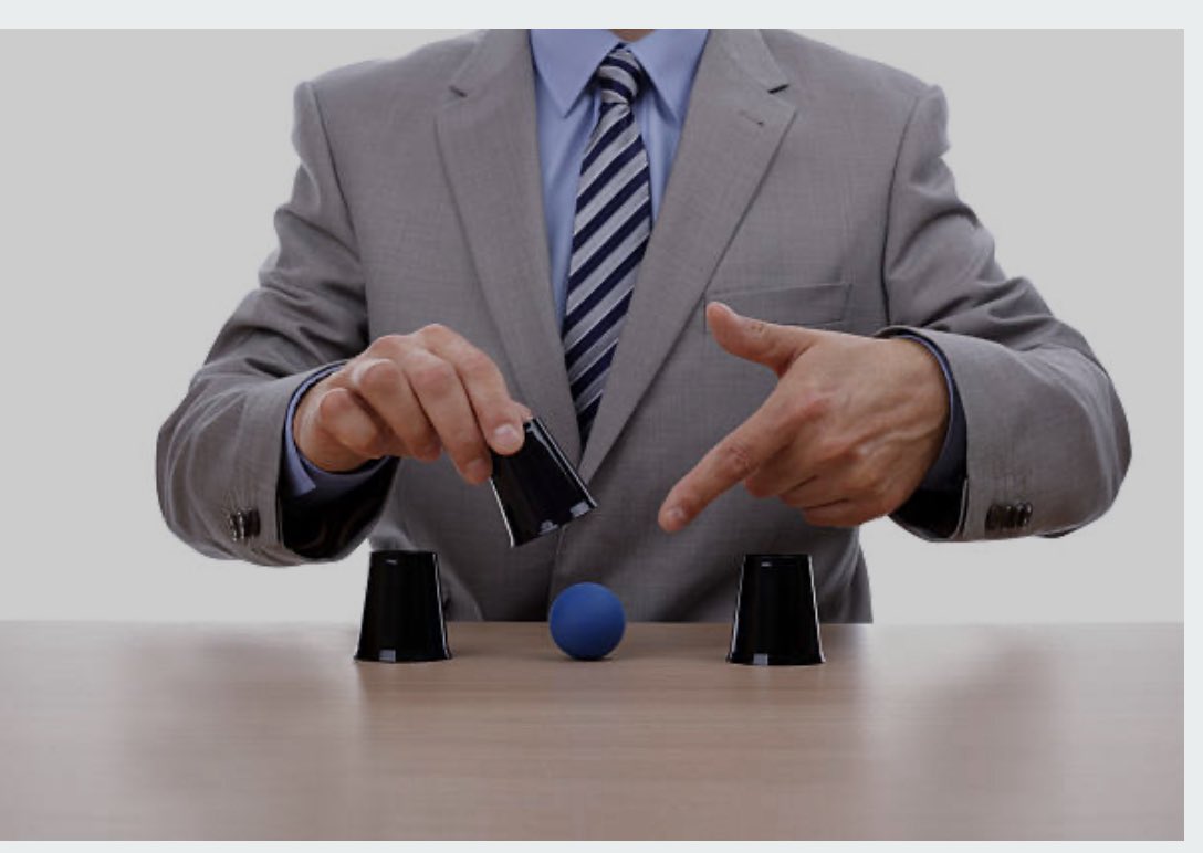 Feijóo esta mañana dando una rueda de prensa en la sede del PP pagada con la caja B por la que fueron condenados.
La culpa de los incendios es del Gobierno de España, dice el sátrapa.