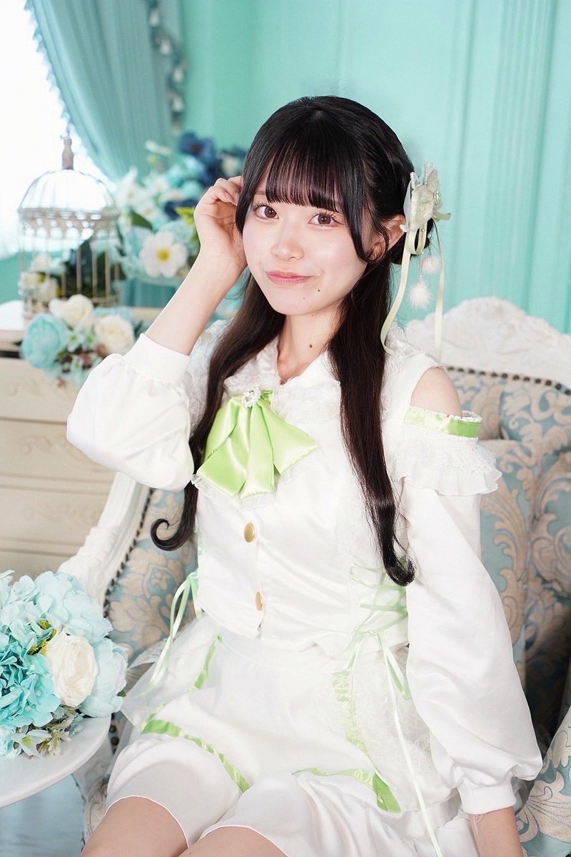 ーーーーーーーーーーーーーーーー

𝙉𝙀𝙊 𝘾𝙃𝘼𝙍𝙈

メンバー4人目✨

夢森 ゆか　<a href="/yuka_charm/">おぱんちゅあいみー</a>

みどり💚

『 夢はもりっと世界征服！ 』

ーーーーーーーーーーーーーーーー