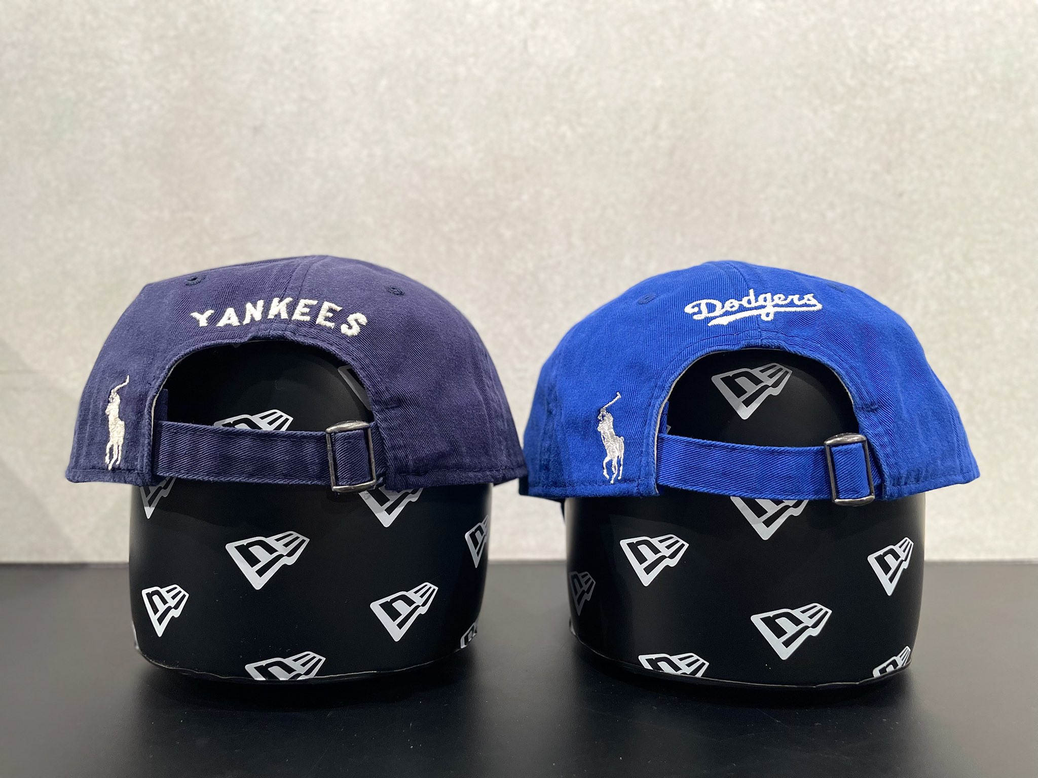 【非売品•新品】ラルフローレンMLBコラボ記念レザーボール、ステッカー、新聞 非売品•新品】ラルフローレンMLBコラボ記念レザーボール