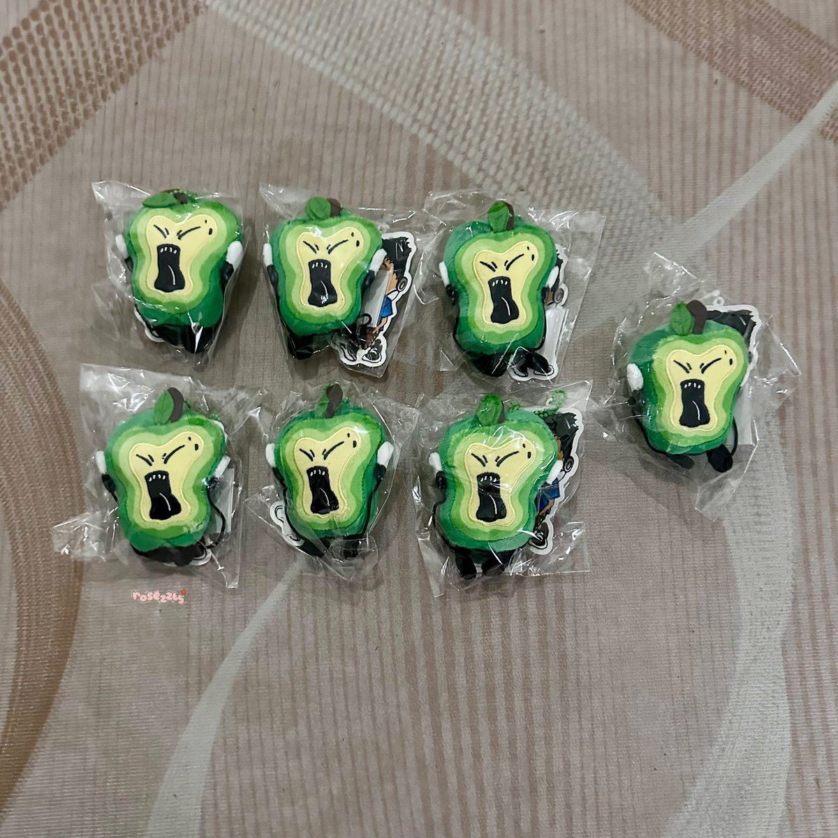 ROSEZZTY tweet media