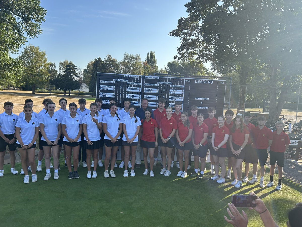 WelshSchoolsGA's tweet image. Morning Foursomes 

Wales 4 v 3 England 

Top start gang 
#SchoolsGolf
