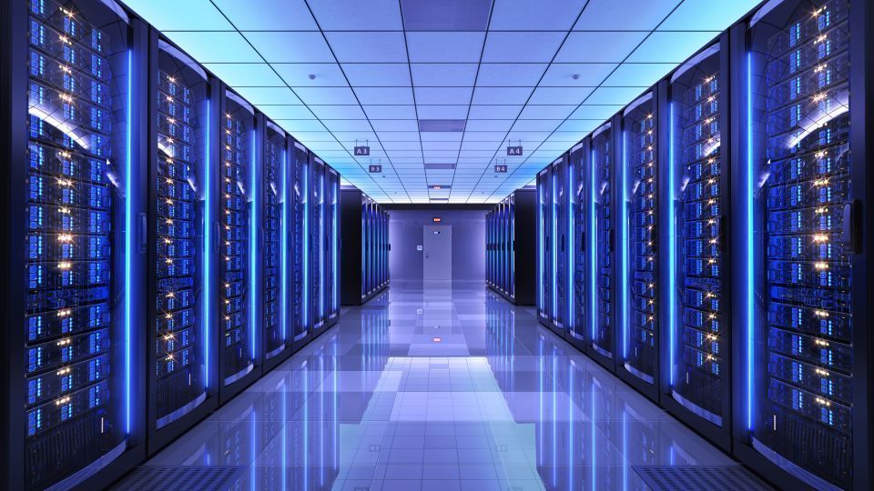 QEPrize's tweet image. 🔎 The UK has a real opportunity to lead the world in AI sustainability. As AI data centres grow, questions on water &amp;amp; energy use are increasing. Sir @john_w_lazar CBE FREng, President of @RAEngNews, shares his opinion in @TheEngineerUK. 
🔗 buff.ly/fwQXVk4