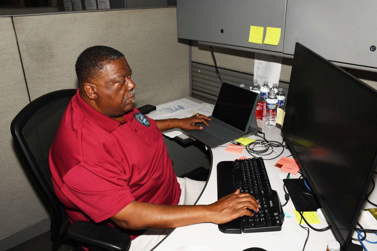 NNSYNews's tweet image. In this month's Access Code, we celebrate Code 109.43 - the Telecommunications Office! Learn more at: dvidshub.net/news/544663/ac…
(Photos by Troy Miller, NNSY Public Affairs Specialist) 
#NNSY #ForceBehindtheFleet #AccessCode