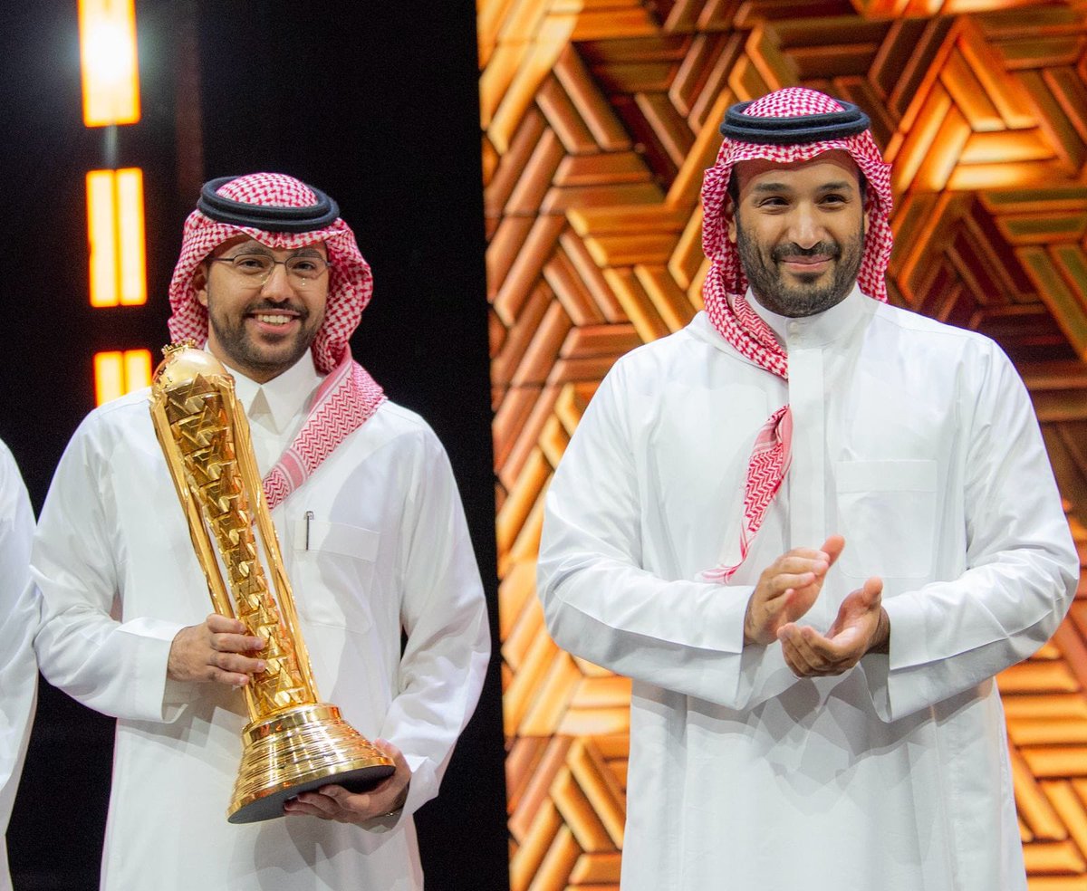 سعدت بحضور الحفل النهائي لكأس العالم للرياضات الإلكترونية بالأمس، بتشريف سمو سيدي ولي العهد الأمير محمد بن سلمان حفظه الله، عراب الرؤية وقائد التغيير الذي يُلهم العالم ويقود المملكة لترسم مستقبل الرياضات الإلكترونية من قلب الرياض عاصمة الإبداع والإلهام🇸🇦

<a href="/EWC_EN/">Esports World Cup</a>