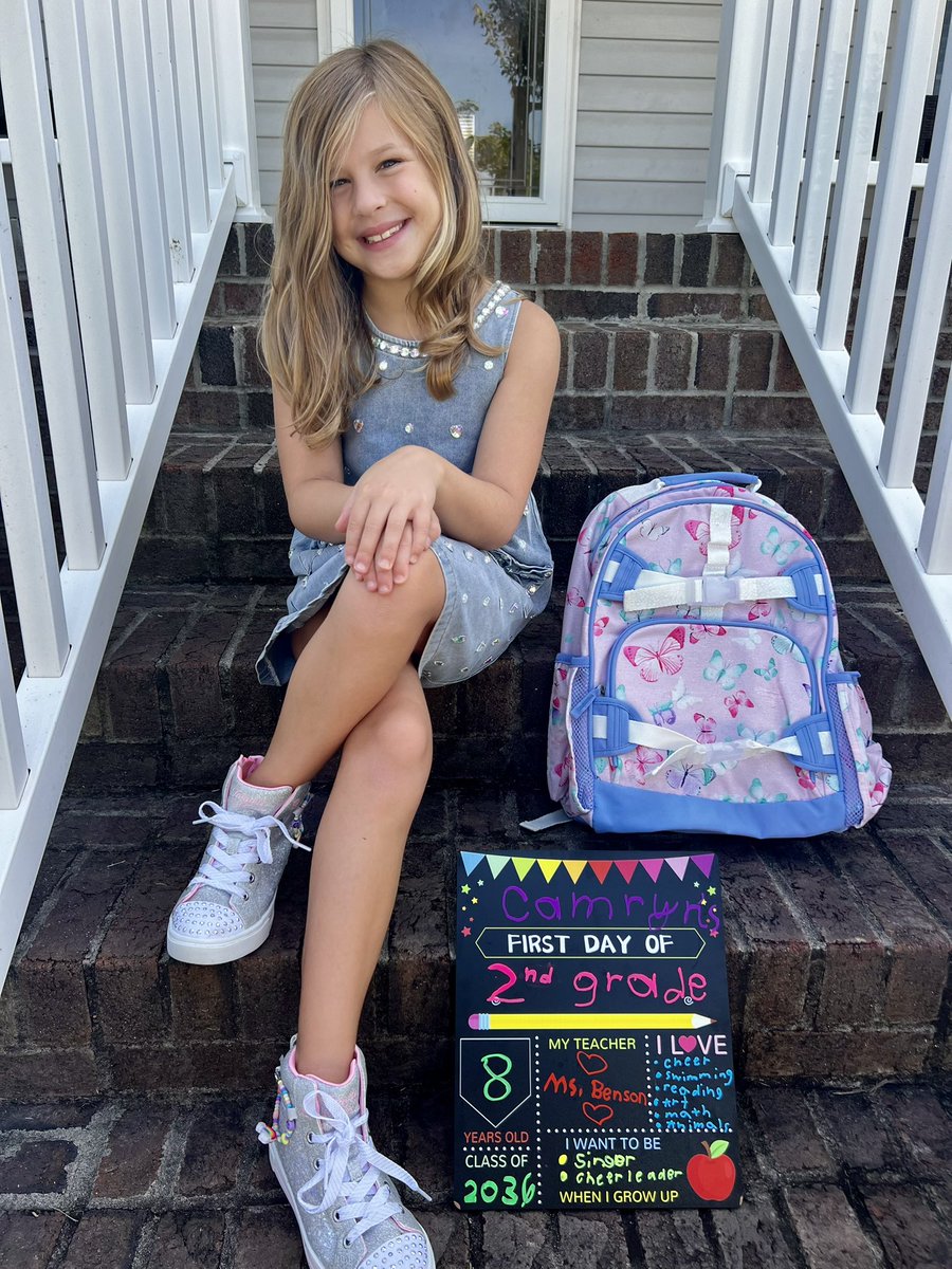 CraigDodson14's tweet image. First Day of 2nd Grade! 🥹🍎📚#CamrynReese #SecondGrader @NHVoyagers