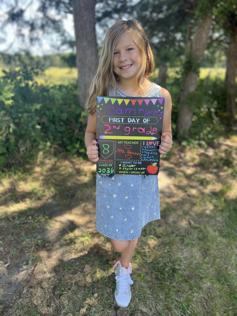 CraigDodson14's tweet image. First Day of 2nd Grade! 🥹🍎📚#CamrynReese #SecondGrader @NHVoyagers