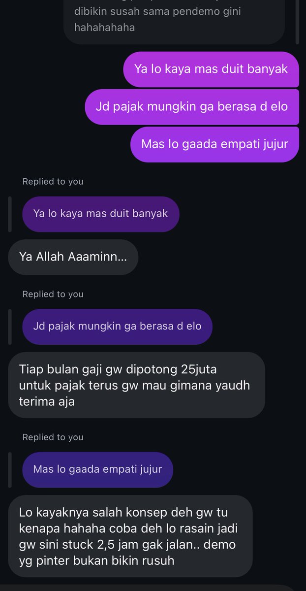 seninselasarsbu's tweet image. DEMI ALLAH GUE MARAH BANGET ADA ORANG BEGINI. Ya allah tai banget ni orang gaada empatinya. Ya kalo ada demo pasti bakalan macet. Expect apa lo sama situasi kaya gini? Demi allah gue elus dada sama  respon nya jga. Kaya otak lo dimanasi?😤🤯🤬🤬🤬