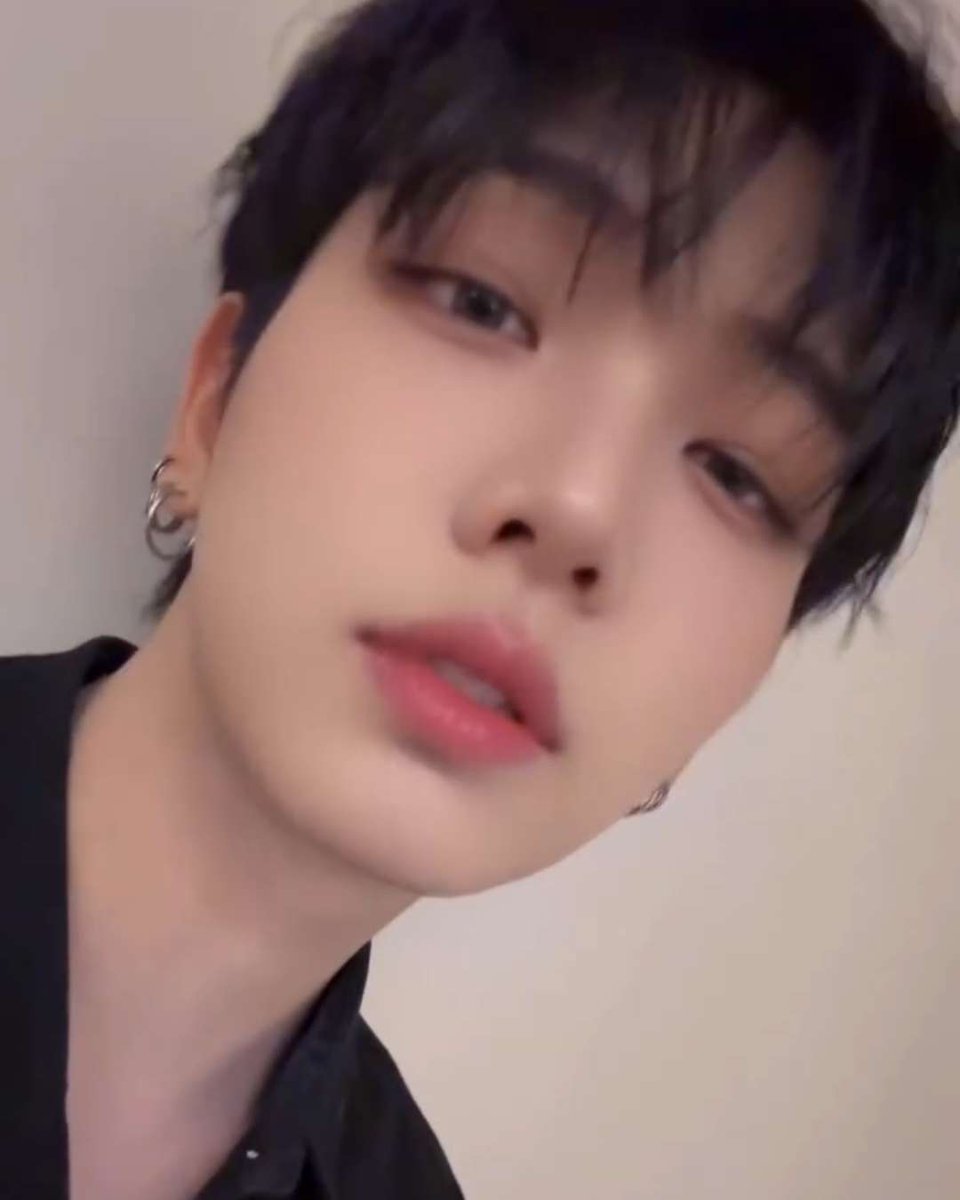 하나 tweet media