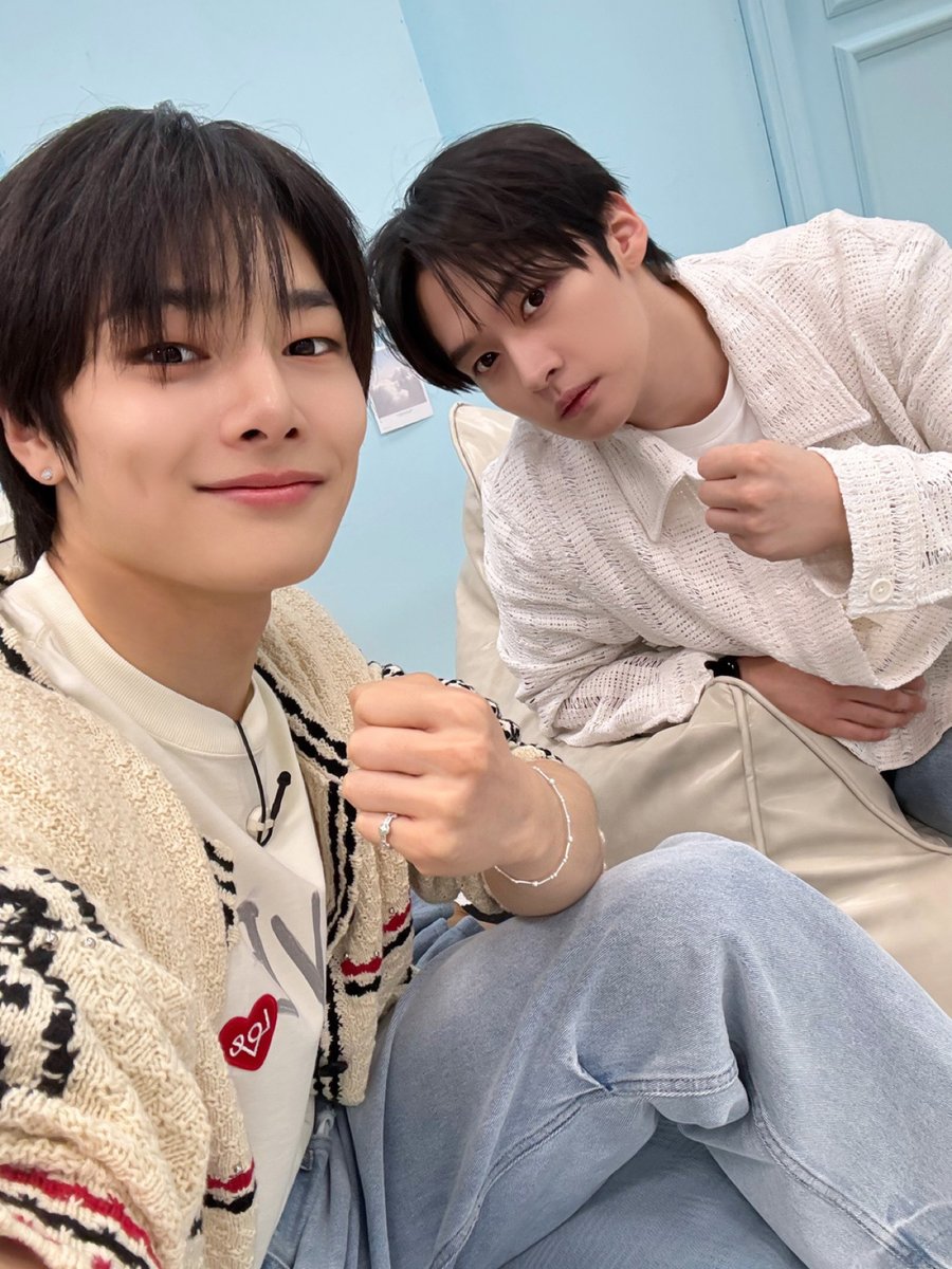hyunlix_jeongho's tweet photo. I LOVE JEONGHO VERY MUCH‼️
🎀❤️🩹💋😍 "Y-yes, I love you" 😭
{#StrayKids #TwoKidsRoom
#2KidsRoom #LeeKnow #Innie
#SOULMATES #ILOVEJEONGHO
#HANDSOME #ADORE #CUTIES
#PUMPMEOUT #HAPPINESS }
☟︎︎︎
https://t.co/FbY0kOOaDW https://t.co/pC3MkJEHJp