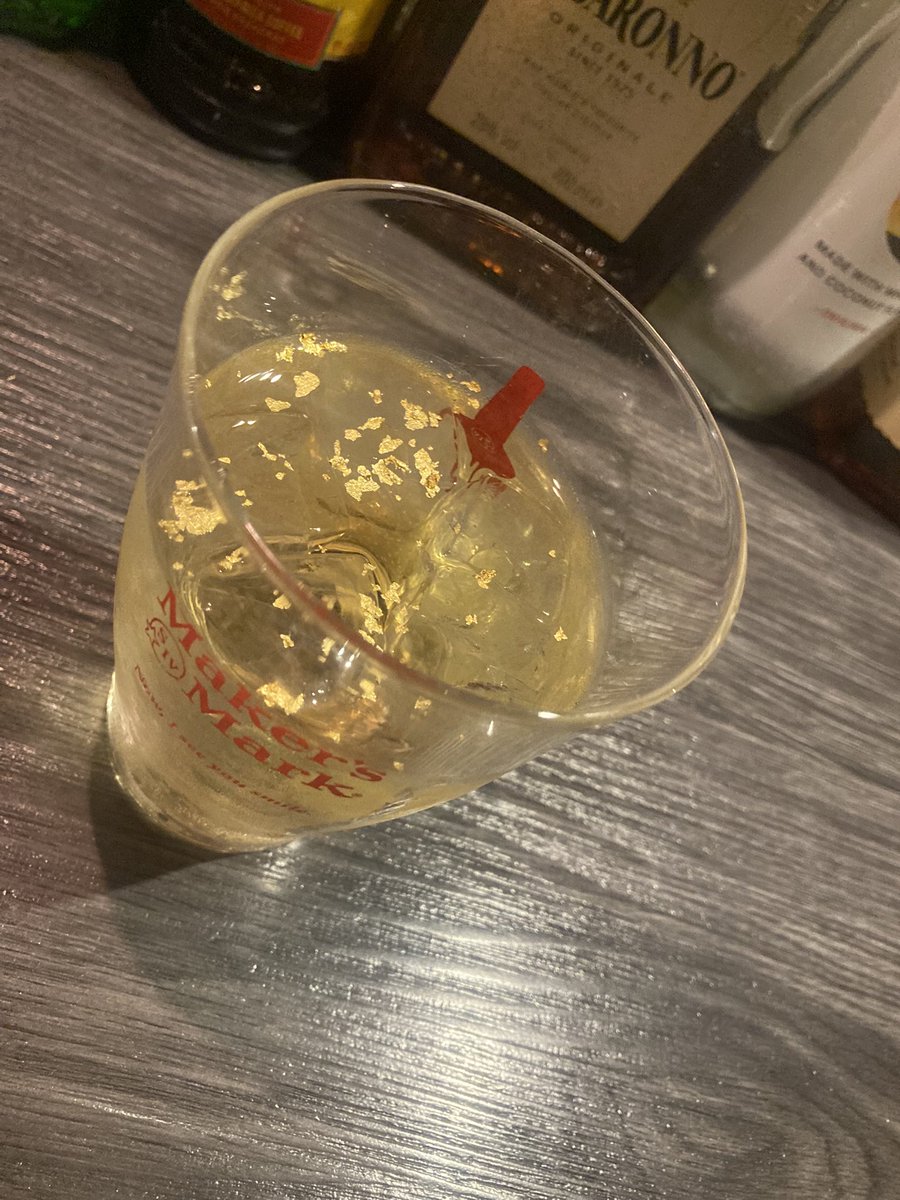 ぬいちゃんお土産の食べれる金箔ハイボールに入れてみたりした‼️
見た目すごくゴージャスで素敵かも🥰🥰✨️✨️