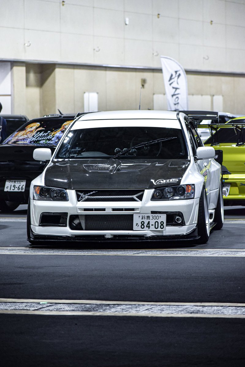 #格好良い三菱ランサーの画像を無言で貼る