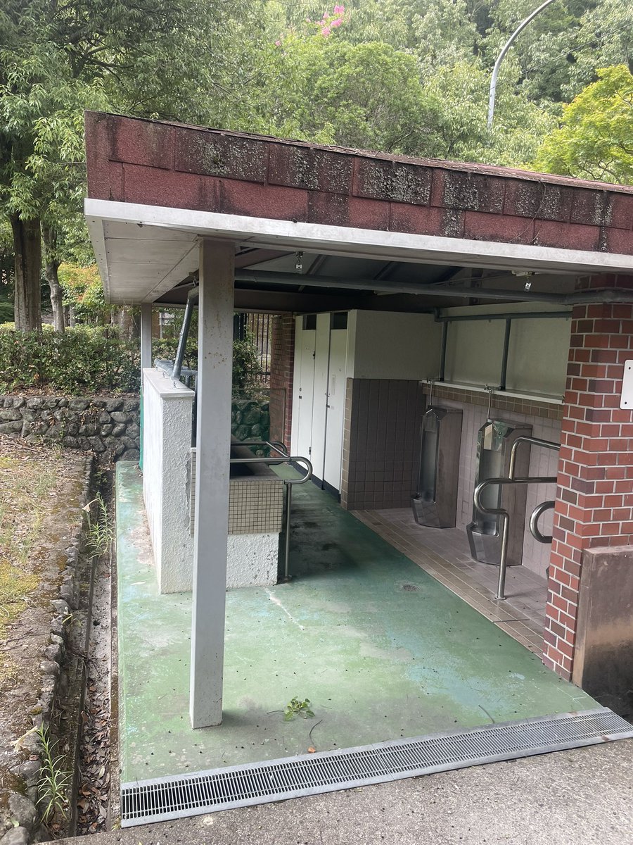 高畑ダムのトイレ